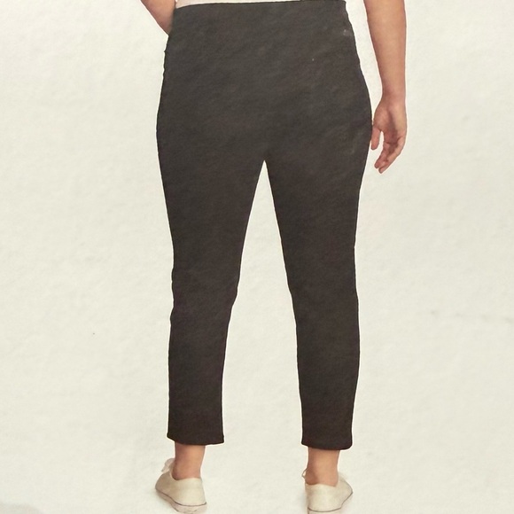 NWT Eddie Bauer Women’s Stretch Ankle Pant - Picture 4 of 6